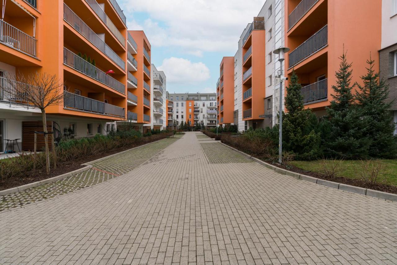 Wilczak Apartment With Free Garage Poznan By Noclegi Renters Kültér fotó