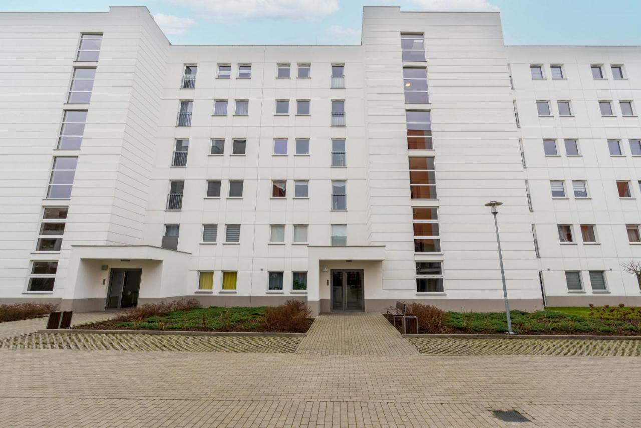 Wilczak Apartment With Free Garage Poznan By Noclegi Renters Kültér fotó